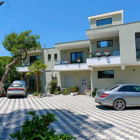 Отель Vila Celaj Влёра Экстерьер фото