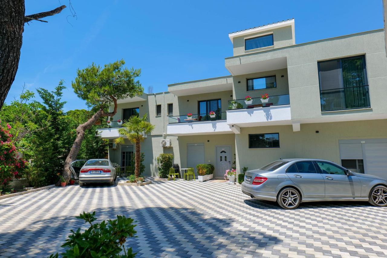 Отель Vila Celaj Влёра Экстерьер фото